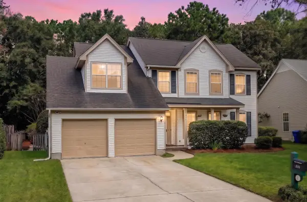 3293 Heathland Way, Mount Pleasant, SC 29466