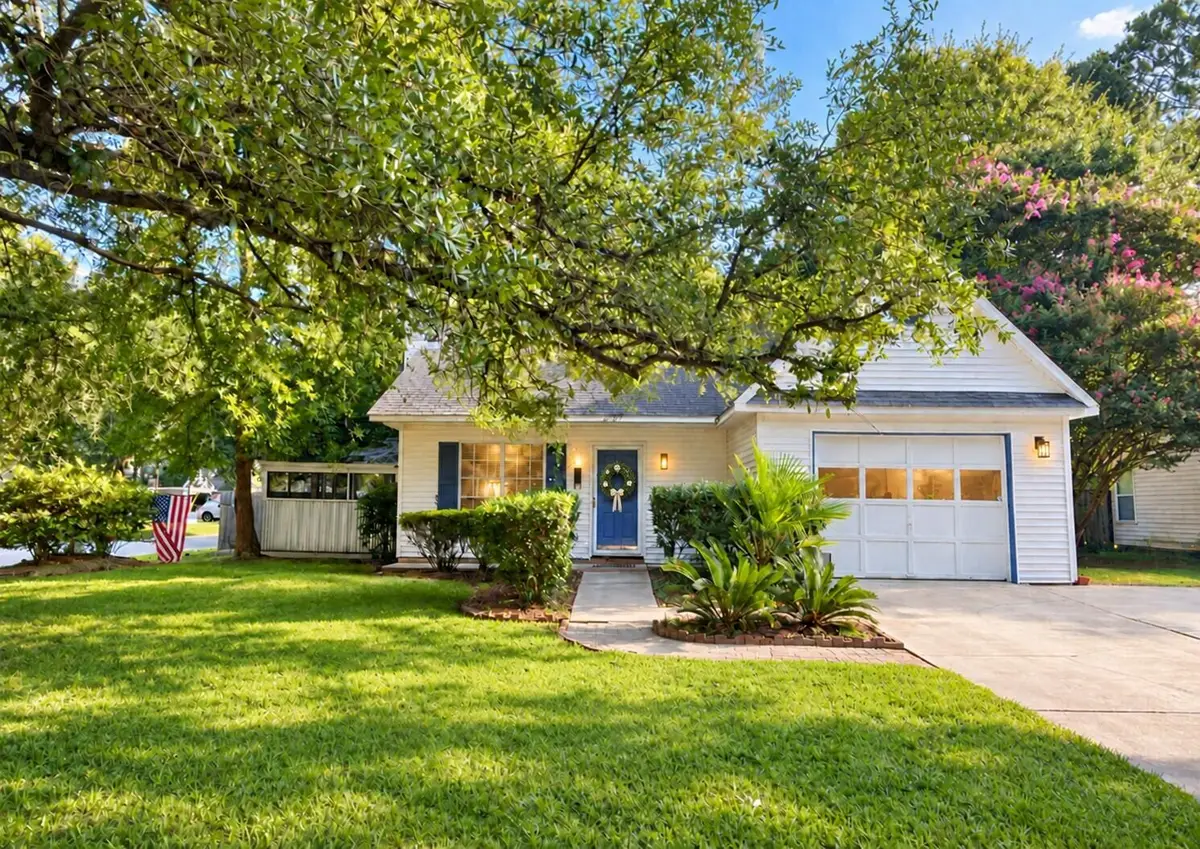 201 Regent Street, Summerville, SC 29483 - #1