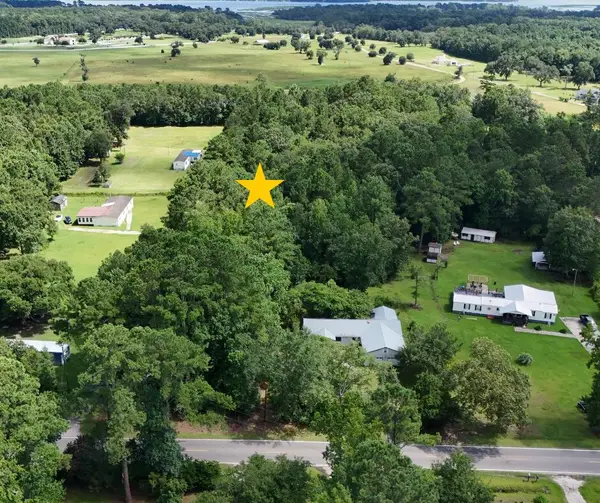 5077 Comments Road, Hollywood, SC 29449