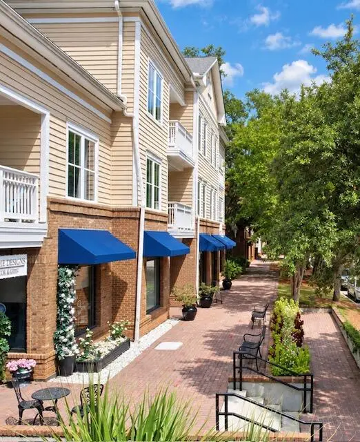 250 Seven Farms Drive #202, Charleston, SC 29492