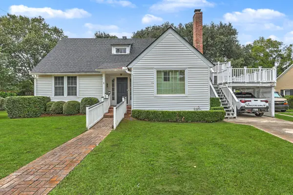 4 Oakdale Place, Charleston, SC 29407