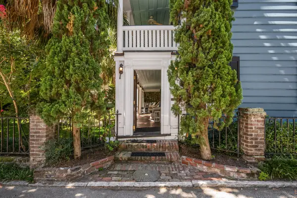 7 Greenhill Street, Charleston, SC 29401