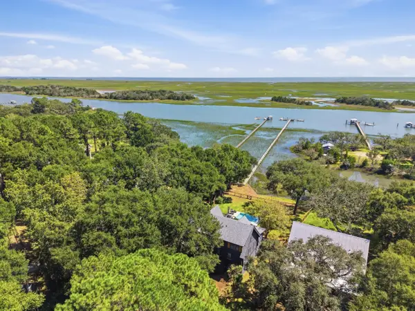 6827 Limehouse Road, Awendaw, SC 29429