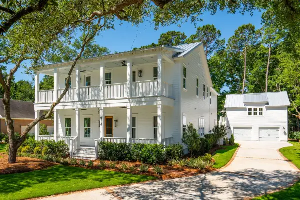 914 Lakeview Drive, Mount Pleasant, SC 29464