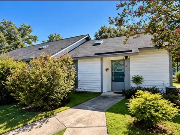 7 Thomas Walter Circle #Right Side, Santee, SC 29142