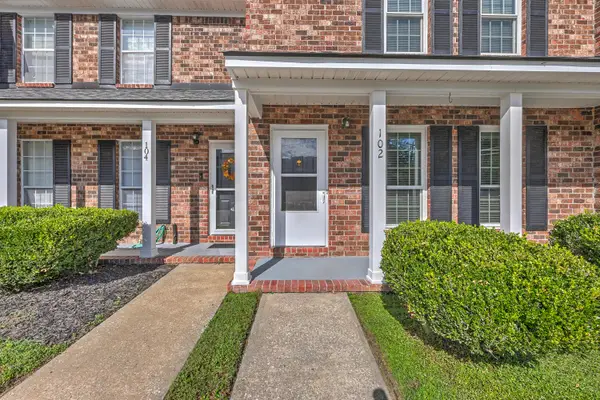 102 Sandlewood Drive, Summerville, SC 29483