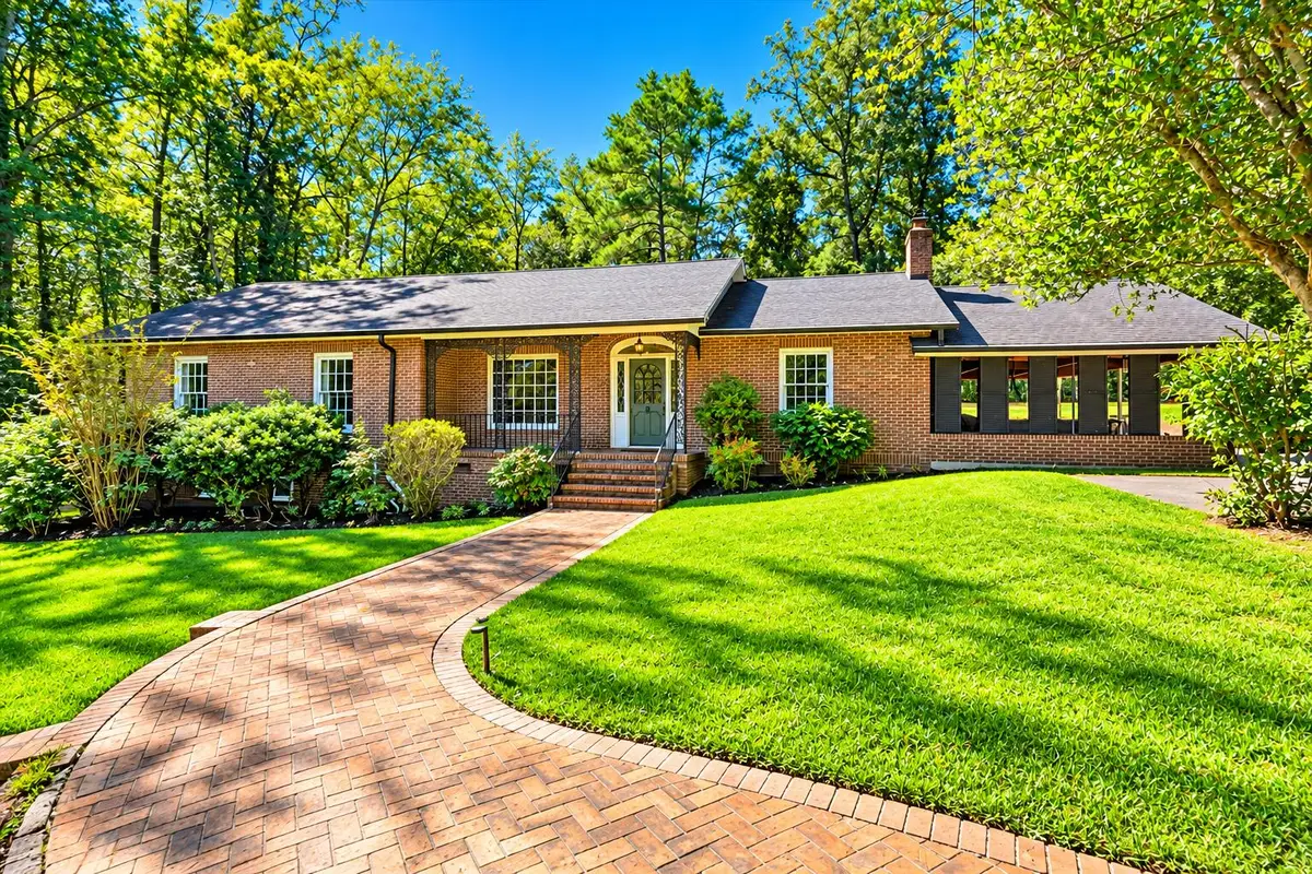 208 E Carolina Avenue, Summerville, SC 29483 - #1
