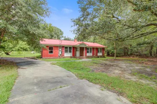 2042 Sniders Highway, Walterboro, SC 29488