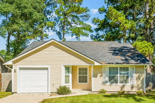 122 Cambridge Road, Summerville, SC 29486