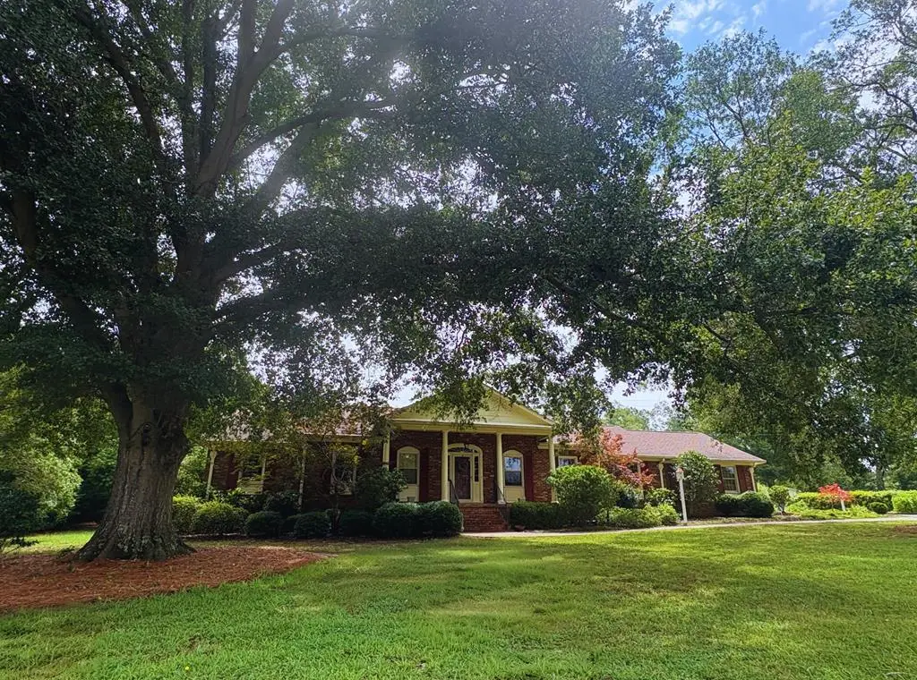 718 Parkview Drive, Laurens, SC 29360 - Image #1