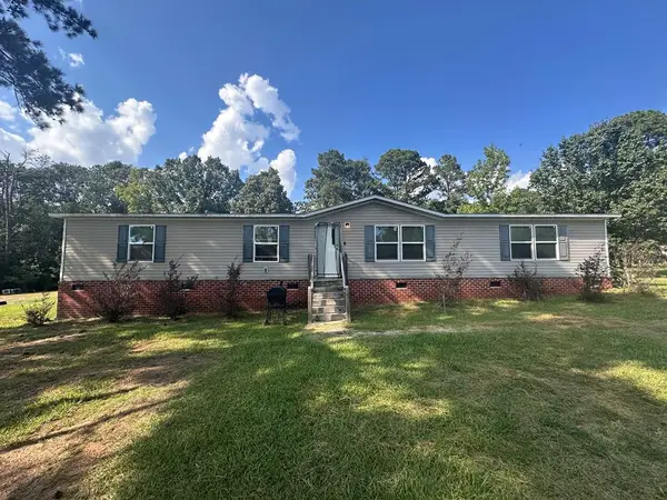 218 Suburban Dr., Greenwood, SC 29646