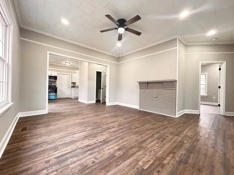 25 S Greenwood Avenue, Ware Shoals, SC 29692 - Image #2