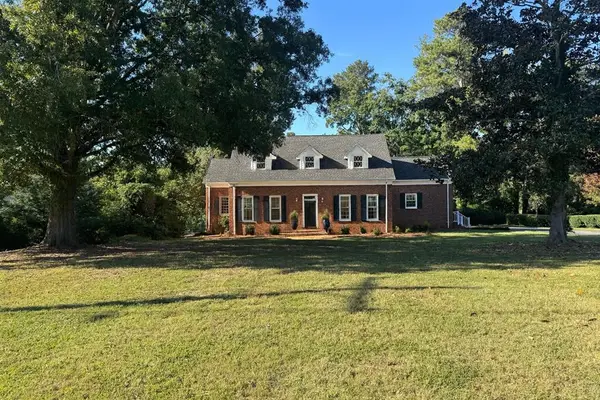 129 Amherst Dr, Greenwood, SC 29649