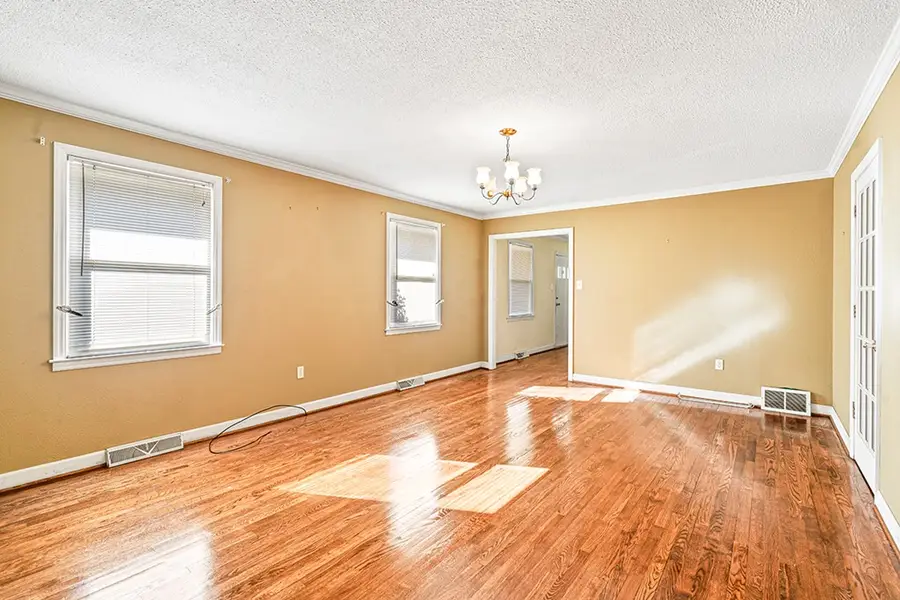 128 Lawton St, Greenwood, SC 29649 - Image #2