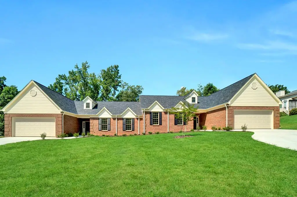 000 W Devon Park Dr, Greenwood, SC 29649 - Image #1