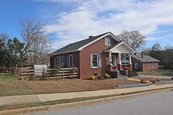 223 Park St, Ninety Six, SC 29666