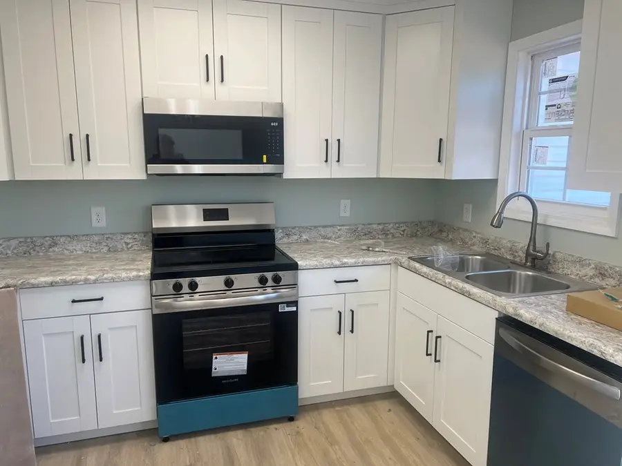 2211 Woodlawn, Greenwood, SC 29649 - Image #2