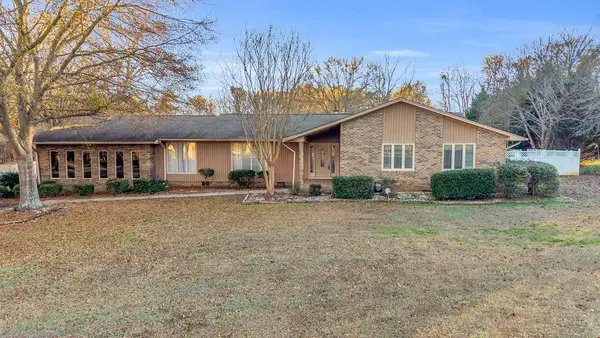 118 Stonebrook Ct, Greenwood, SC 29646