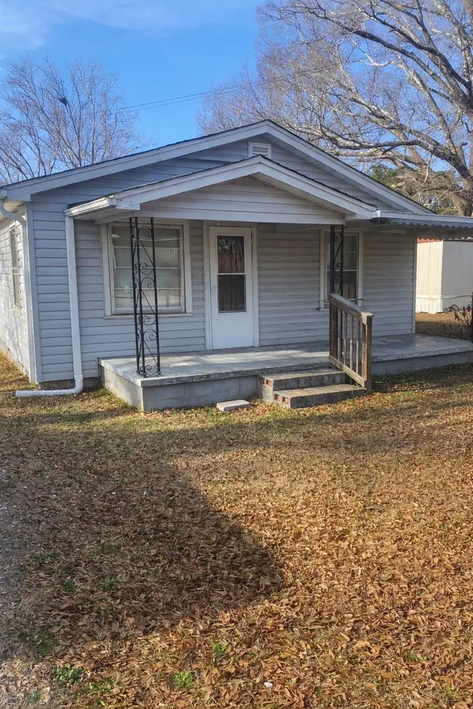 526 Circle Drive, Greenwood, SC 29649 - Image #1