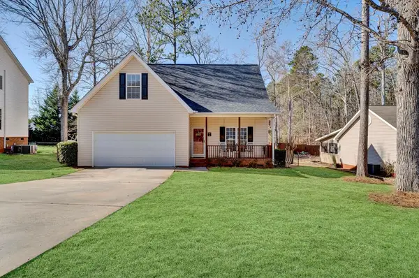203 Oak Ridge Dr, Greenwood, SC 29649