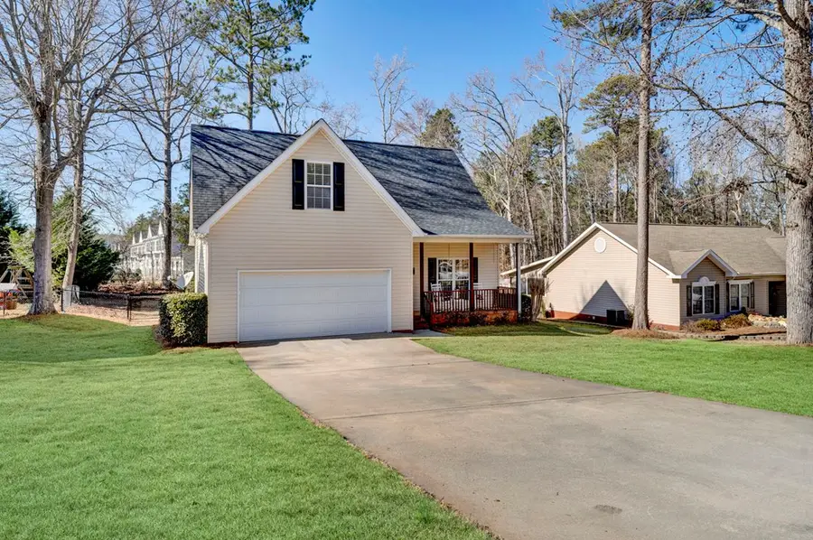 203 Oak Ridge Dr, Greenwood, SC 29649 - Image #2