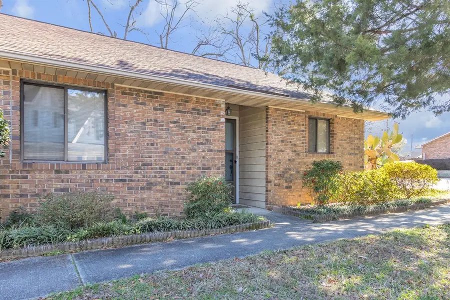 224 N Elm Ct, Greenwood, SC 29646 - Image #2