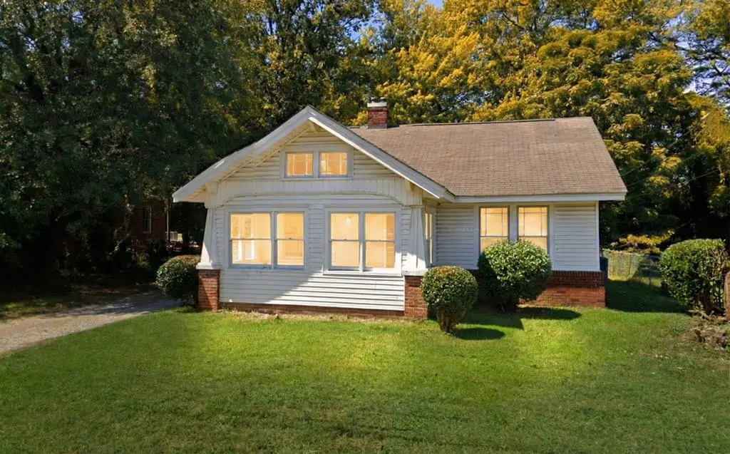 335 Grace St, Greenwood, SC 29646 - Image #1