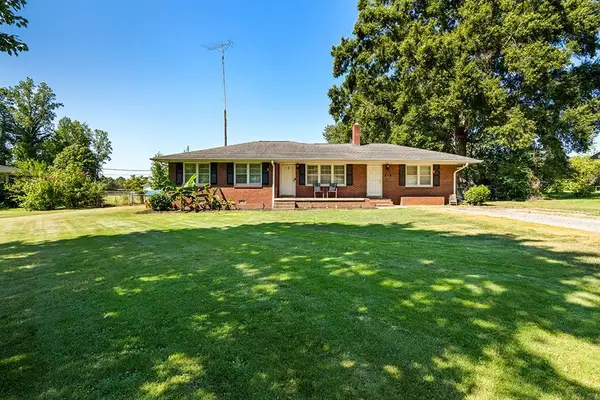 423 Dogwood Dr, Greenwood, SC 29646