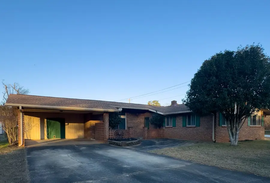 102 Hulsey Dr, Greenwood, SC 29646 - Image #2