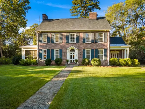 523 E Creswell Ave, Greenwood, SC 29646