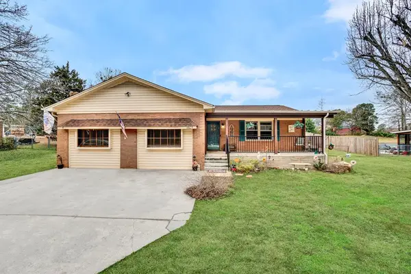 1605 E Durst Ave, Greenwood, SC 29649