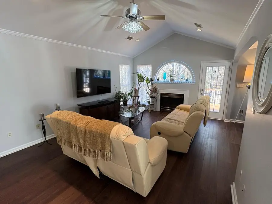 204 Woodbury Dr, Greenwood, SC 29646 - #2