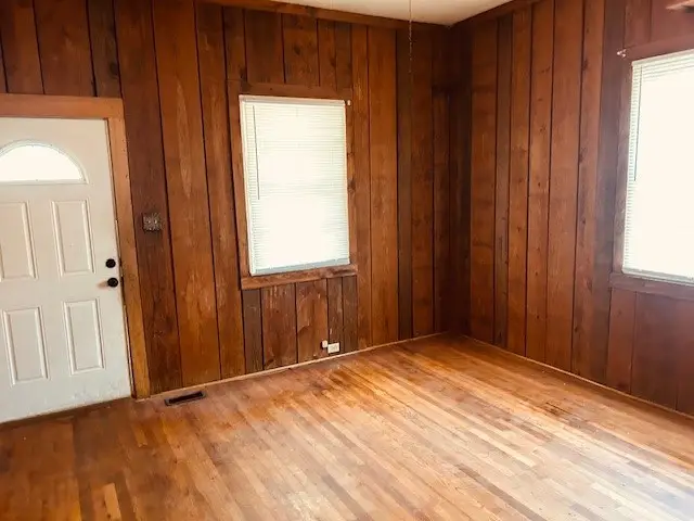 201 Baldwin Ave., Greenwood, SC 29646 - #2