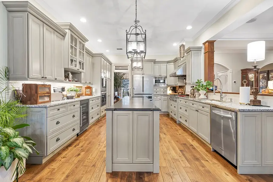 907 Hunters Creek Blvd, Greenwood, SC 29649 - #2