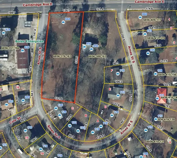 844 Cambridge Ave East, Greenwood, SC 29646