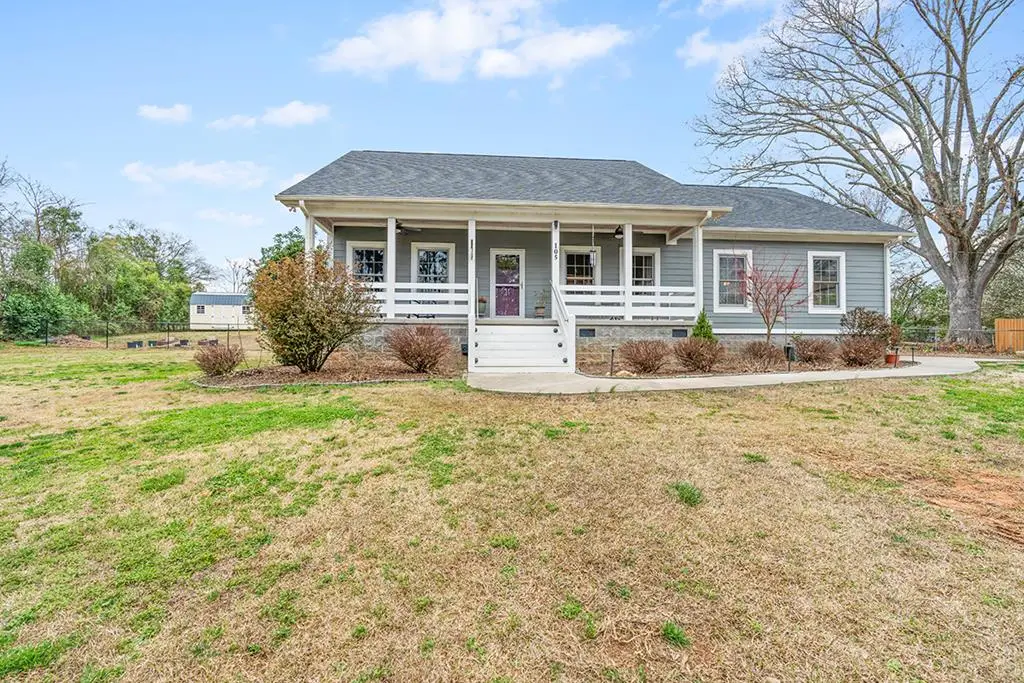 105 Carlton Street, Greenwood, SC 29649 - #1