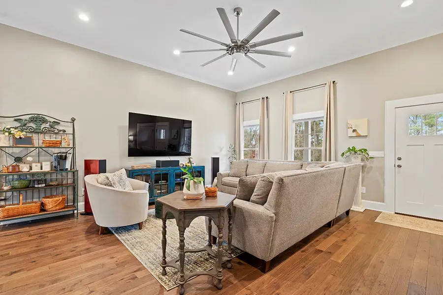 105 Carlton Street, Greenwood, SC 29649 - #2