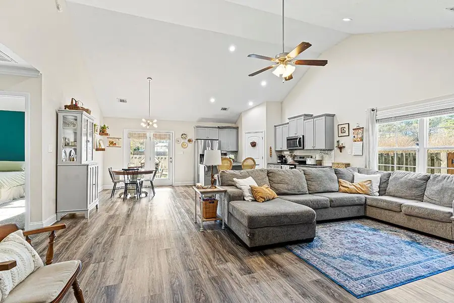 108 Milford Pines Dr, Greenwood, SC 29649 - #3