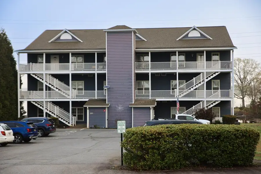 201 Bomber Ct, Ninety Six, SC 29666 - #2