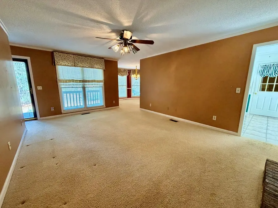 106 Fawn Ln, Greenwood, SC 29646 - #3