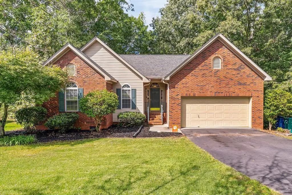 121 Cabot Ct W, Greenwood, SC 29649 - #1