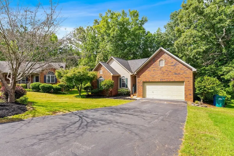 121 Cabot Ct W, Greenwood, SC 29649 - #2