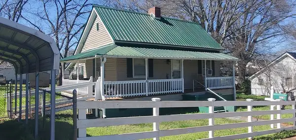 114 Hampton, Iva, SC 29669