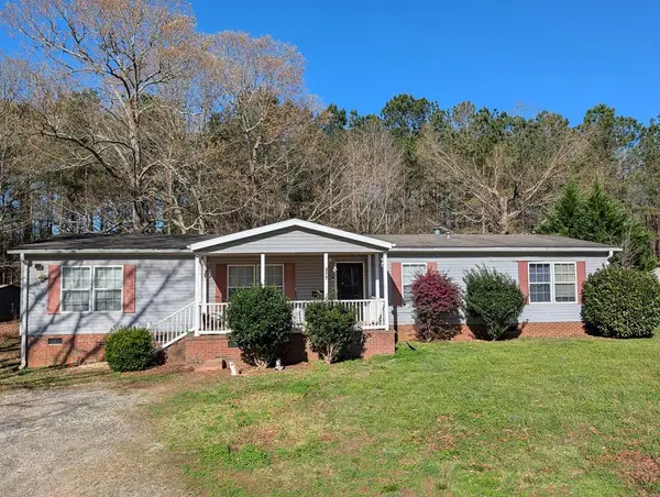 202 Belle Oaks Dr., Greenwood, SC 29646