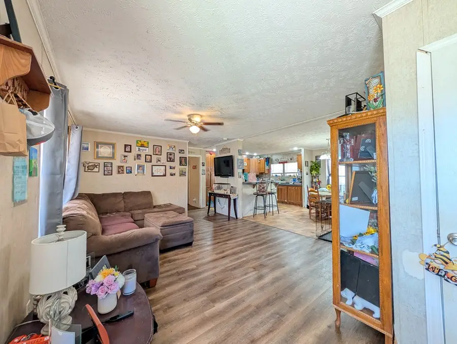 202 Belle Oaks Dr., Greenwood, SC 29646 - #3