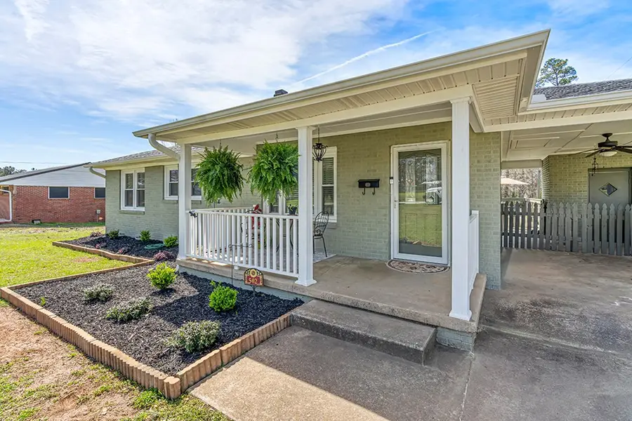 502 Marshall Ave., Abbeville, SC 29620 - #2