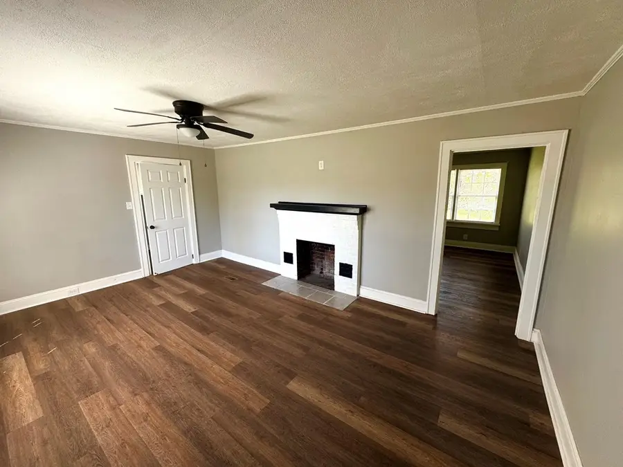 712 Highland Park Dr., Greenwood, SC 29649 - #2