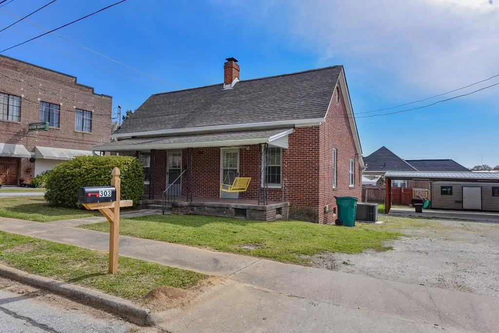 303 Jackson Avenue, Greenwood, SC 29646 - #1