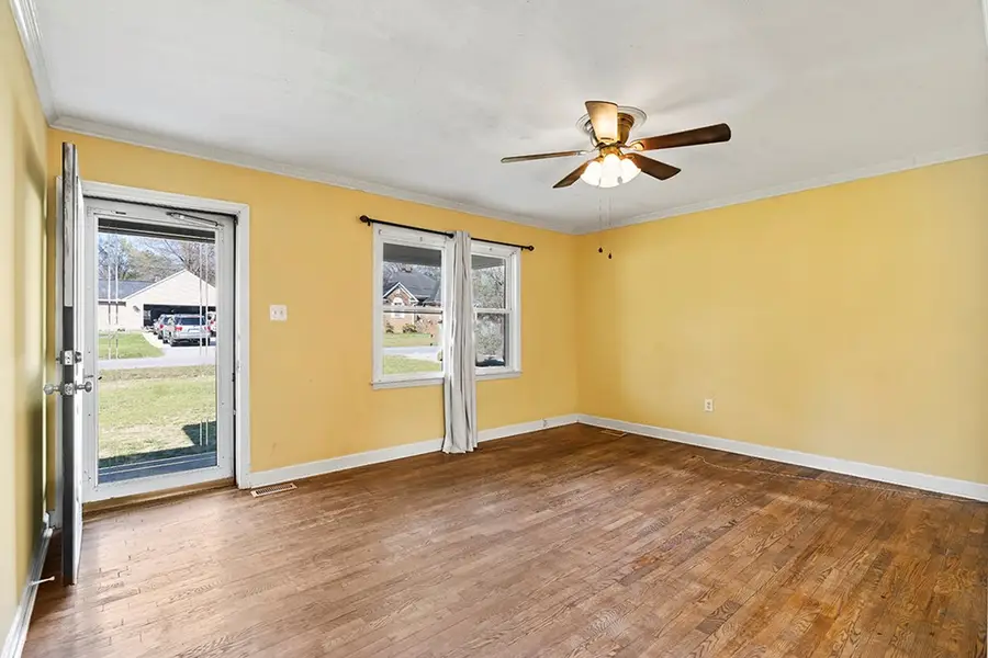 111 Hitt St, Greenwood, SC 29649 - #2