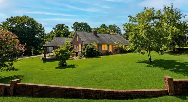 6 Woodlawn Drive, Ware Shoals, SC 29692